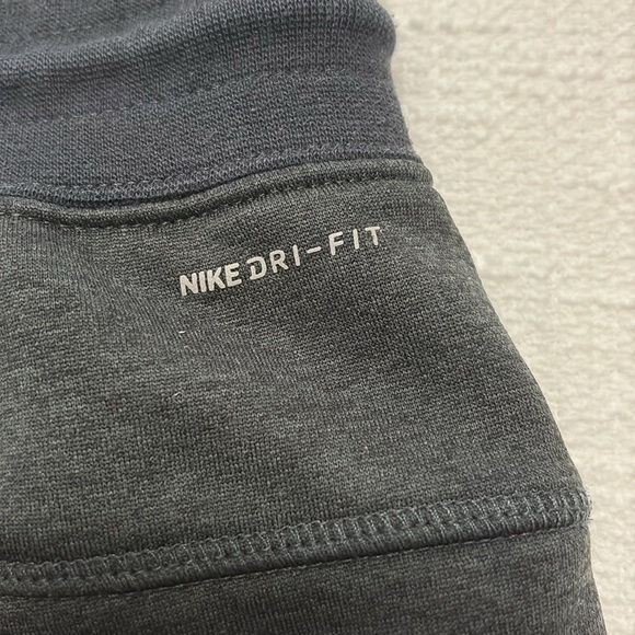 Hurley Nike dri fit shorts with zipper pockets - Picture 4 of 4